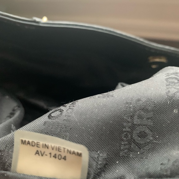 MICHAEL KORS PATENT LEATHER BAG - Picture 13 of 15